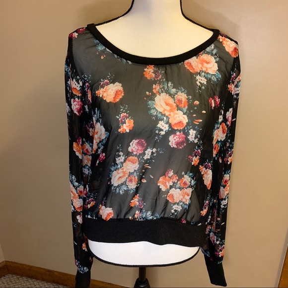 beautiful floral blouse ! - Picture 1 of 2